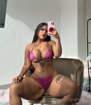 Original 893 px/ 1024 px