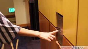 Original 2500 px/ 1406 px