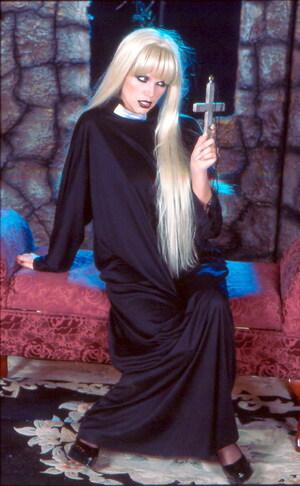 Original 527 px/ 854 px