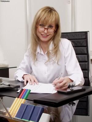 Dike #Twistys Carmen James - Career Woman Masturbating