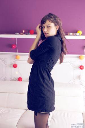 #Petites-parisiennes Alba - French Erotica