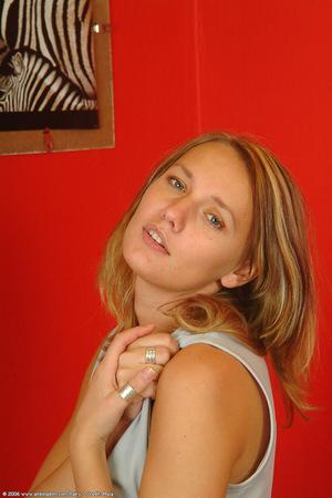 Original 682 px/ 1024 px