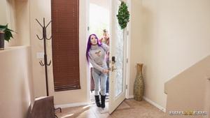 #Brazzers - Valerica Steele - A Christmas Switcheroo Part 1