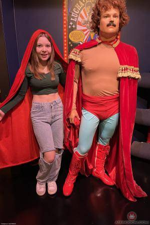 Original 2000 px/ 3000 px