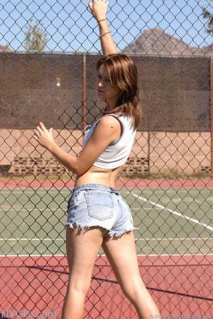 Original 700 px/ 1052 px