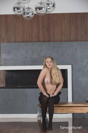 Original 3840 px/ 5760 px