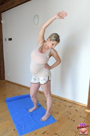 #MyPreggo Katrina Hartlova