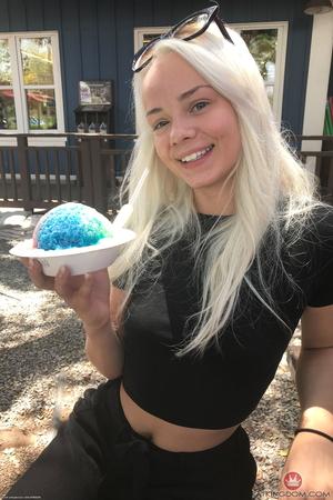 Original 2000 px/ 3000 px