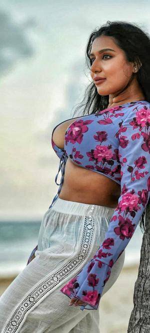 Original 687 px/ 1526 px