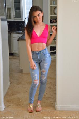 #FTVGirls - Veronica Her First Vibrator #FTV