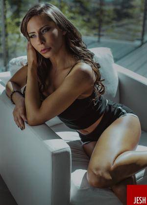 Original 736 px/ 1024 px