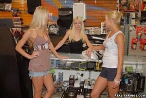 Original 900 px/ 602 px