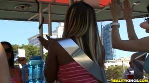 Original 864 px/ 486 px