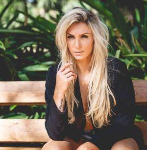 Original 670 px/ 684 px