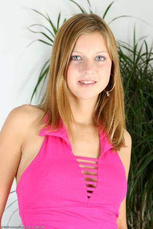 Original 682 px/ 1024 px