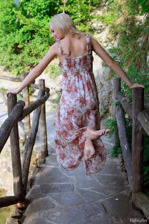 Original 1365 px/ 2048 px