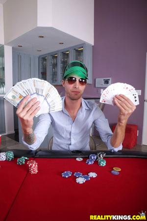 Original 2560 px/ 3840 px