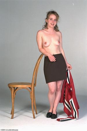 Original 682 px/ 1024 px