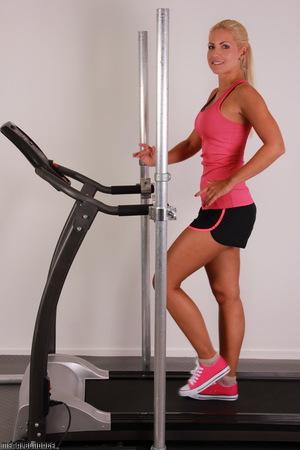 Original 853 px/ 1280 px