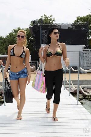 Original 853 px/ 1280 px