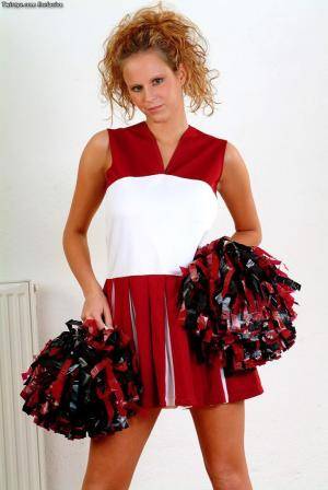 Original 733 px/ 1097 px