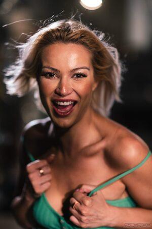 Original 1280 px/ 1919 px