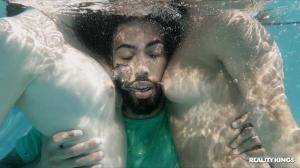 Original 3265 px/ 1837 px