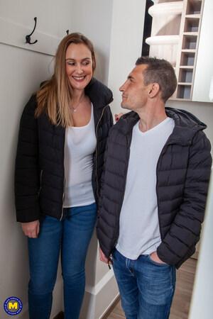 #MatureNL Melany Paris (EU), Ninos Paoli - Spying on my older and taller stepsister