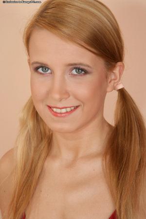 Original 682 px/ 1024 px