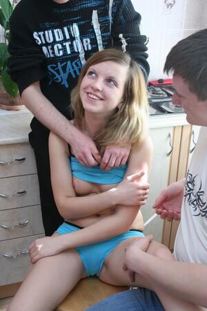 Original 853 px/ 1280 px