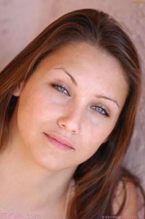 Original 700 px/ 1052 px