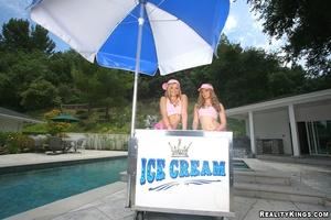 Original 900 px/ 600 px