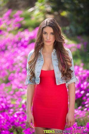 #TeensLoveHugeCocks August Ames - No Pants Dance