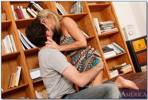 Original 850 px/ 572 px