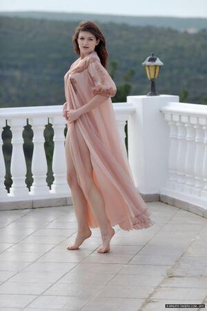 Original 852 px/ 1280 px