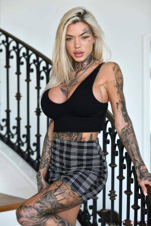 Original 3200 px/ 4800 px