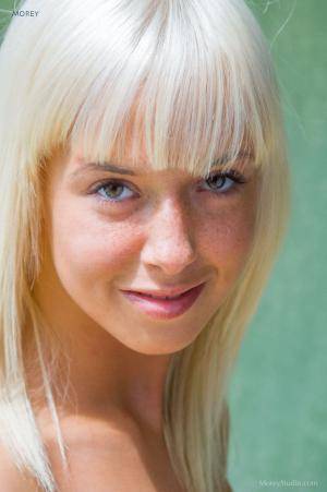 Original 851 px/ 1280 px