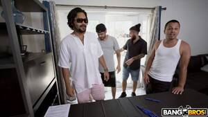 Original 1600 px/ 900 px