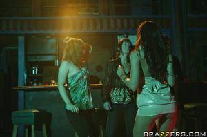 Original 900 px/ 599 px