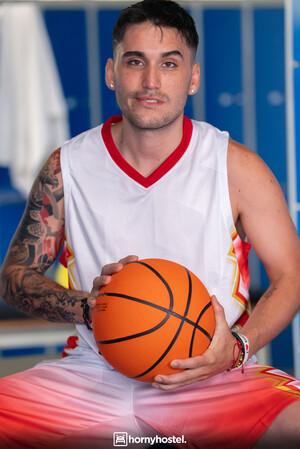 Original 2565 px/ 3840 px