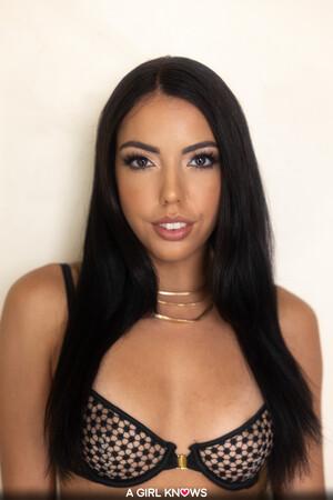 Original 2561 px/ 3840 px