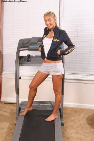 Original 682 px/ 1024 px