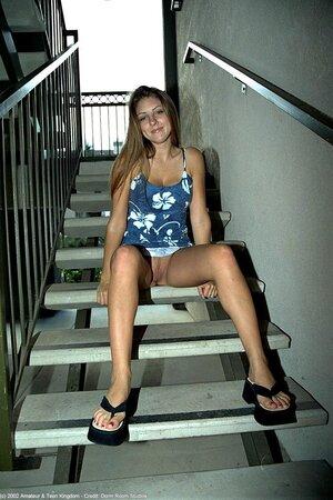 Original 683 px/ 1024 px