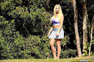 Original 900 px/ 601 px