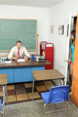 Original 853 px/ 1280 px