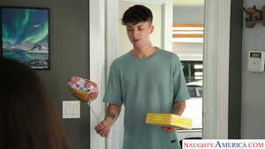 Original 2500 px/ 1406 px