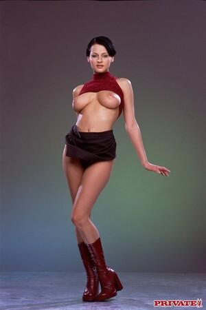 Original 832 px/ 1249 px