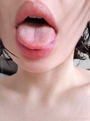 Original 548 px/ 735 px