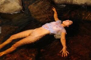 Original 1702 px/ 1133 px