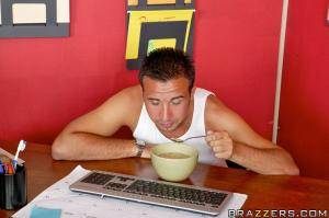 Original 900 px/ 599 px